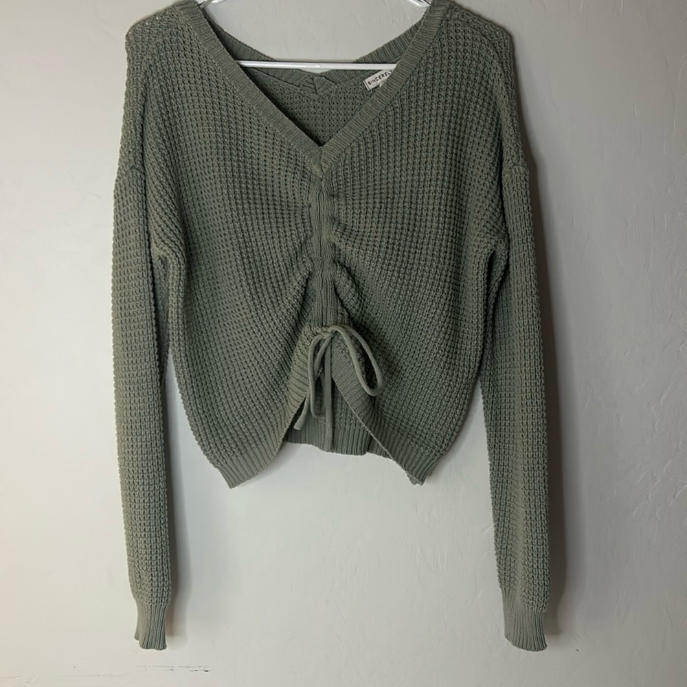 Green top w/ adjustable string